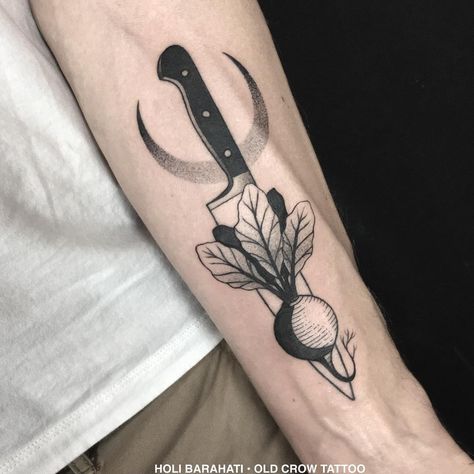 Chef knife and beet for an artist who likes to cook. Thank you again Noah for getting your first tattoo from me. @oldcrowtattoo #oldcrowtattoo #outofdanger #eatloveandpray - I'll be catching up with all communication today and tomorrow. Chef Tattoo Ideas For Men, Old Crow Tattoo, Cooking Tattoo, Culinary Tattoos, Chef Tattoo, Lion Art Tattoo, Food Tattoos, Knife Tattoo, Best Tattoos For Women