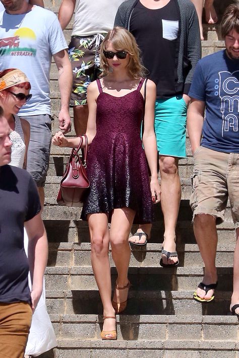 Taylor Swift at Cottesloe Beach in Perth, Australia (December 9, 2013) Taylor Swift 2013, 2013 Street Style, Taylor Swift Dress, Taylor Swift Street Style, Taylor Swift Web, All About Taylor Swift, Taylor Swift Outfits, Perth Australia, Taylor Swift 1989