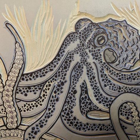 Block Printing Diy, Sea Creatures Art, Relief Printmaking, Lino Art, Octopus Print, Octopus Art, Relief Printing, Linocut Art, Ceramics Pottery Art