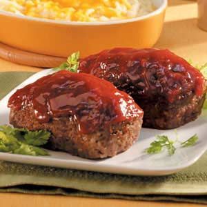 Mom's Meat Loaf for 2 Recipe | Taste of Home Recipes This is the meatloaf recipe I use. I usually make this every other week. Recipe For 1, Japanese Desserts, Recipe For 2, Good Meatloaf Recipe, Best Meatloaf, Hearty Meal, Meatloaf Recipe, Sushi Recipes, Cooking For One