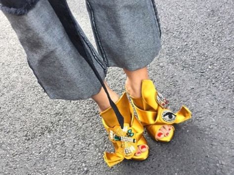 [PHOTOS] No. 21’s Ronny Shoes Are Taking Over Instagram | Footwear News No 21 Shoes, Fashion Week Berlin, Bow Mules, Berlin Fashion Week, Shoe Gallery, High Heel Mules, Accessories Brand, Only Shoes, Fabulous Shoes