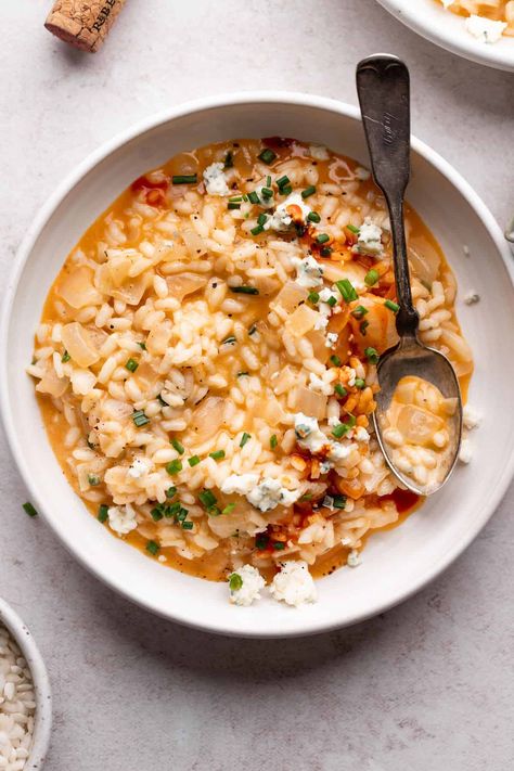 Buffalo Wingless Risotto {with Blue Cheese} - Well Seasoned Studio Italian Risotto, Buffalo Chicken Sauce, Cheese Risotto, What Is Risotto, Vegetarian Risotto, Buffalo Wing Sauce, Risotto Recipes, Buffalo Sauce, Buffalo Wings