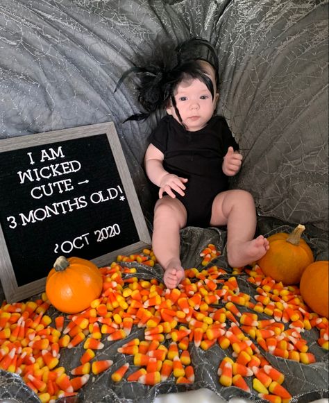 First Halloween Pictures Newborn, 3 Month Halloween Pictures, Halloween 2 Month Baby Pictures, Halloween Milestone Picture Ideas, Halloween Monthly Baby Pictures, 7 Month Milestone Letter Board, Baby One Month Photo Ideas Boys, 7 Month Old Letter Board, Halloween Milestone Pictures