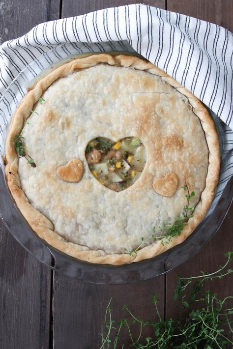 Easy Loaded Vegetable Pot Pie Bean Pot Pie, Grean Beans, Green Beans Carrots, Backyard Bohemian, Vegetable Pot Pie, Casserole Dinners, Vegetarian Pot Pie, Beans Potatoes, Vegetable Pot Pies