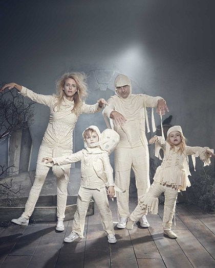 Halloween Costume Ideas For the Family | POPSUGAR Moms Mummy Costume Women, Mummy Costumes, Matching Family Halloween Costumes, Halloween Playlist, Mummy Costume, Halloween Beauty, Chasing Fireflies, Scary Halloween Costumes, Halloween Mummy