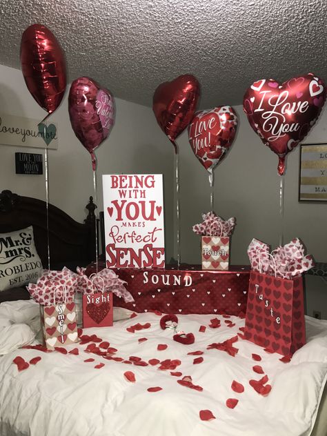 Valentine's Day surprise for him! 5 Senses! Welcome Home Ideas For Inmate, Valentines Date Ideas Romantic, Will You Be My Valentine For Him, Valentines Day Ideas For Boyfriend, 5 Senses Gifts For Him, 5 Senses Gifts, 5 Senses Gift For Boyfriend, Valentines Idea, Hadiah Valentine