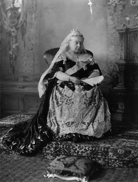 Queen Victoria in her diamond jubilee year of 1897 Era Victoria, Queen Victoria Family, Queen Victoria Prince Albert, Victoria Prince, Victoria Reign, English Royalty, John Brown, Reine Elizabeth, Royal Queen