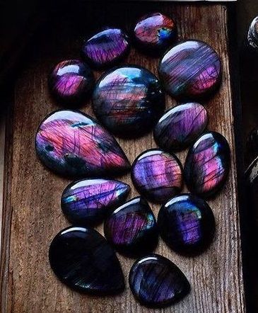 Spectrolite (Labradorite) Purples Polished ... (2018/01/14) Rock Identification, Deep Winter Colors, Crystal Background, Magic Stones, Pretty Rocks, Cool Rocks, Beautiful Rocks, All Things Purple, Purple Labradorite