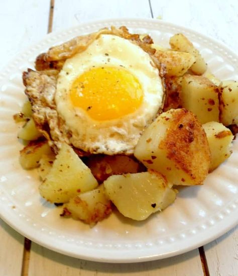 Breakfast Potatoes Breakfast Potatoes Recipe, Crispy Breakfast Potatoes, Potato Breakfast Recipes, Potato Print, Yellow Potatoes, Breakfast Potatoes, Potatoes Recipe, Breakfast For Dinner, Fried Egg