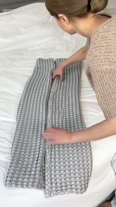 Perfectly fold blankets #lifehacks #tutorial #viralshorts Blanket Storage Display, How To Roll A Blanket For A Gift, How To Fold A Blanket In A Roll, How To Fold A Throw Blanket Into A Pillow, Fold Blanket Into Pillow Video, How To Fold Blankets In A Basket, How To Fold Blankets On A Blanket Ladder, Folding Throw Blankets, How To Fold Blankets To Save Space Video