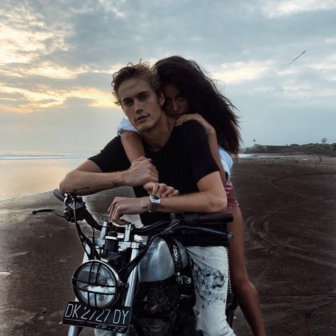 learned how to properly drive a bike in Bali without falling off:) Cindy Kimberly Photoshoot, Neels Visser, Fashion Photography School, Artistic Fashion Photography, Artistic Fashion, Disney Instagram, Cindy Kimberly, Street Fashion Photography, Landscape Illustration