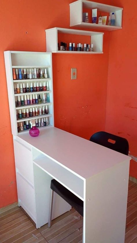 Nail Table Ideas, Saloon Decor, Nail Salon Interior, Beauty Room Salon, Spa Room Decor, Home Nail Salon, Nail Salon Decor, Barber Shop Decor, Nail Salon Design