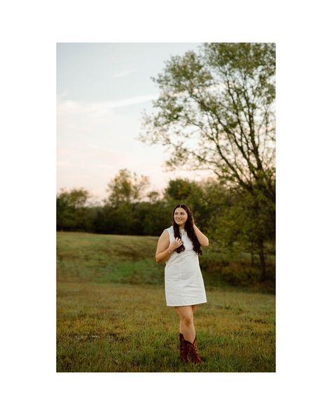 simply stunning !!! @maggie.skea wow!!! #seniorsunday !! • • #senior #senioryear #seniorphotographer #cincinnatiseniorphotographer #kyseniorphotographer Senior Photographers, Senior Year, Cincinnati, Quick Saves