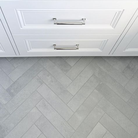 Bree Oliver on Instagram: “This is the perfect hardwearing flooring choice, for high traffic bathrooms. Strong and stunning. #herringbonetile #herringbonefloor…” Hering Bone Flooring Bathroom, Hering Bone Flooring Kitchen, 3x12 Herringbone Tile Floor, Dark Gray Herringbone Tile Floor, Hering Bone Flooring Wood, Blue Floor, Laundry Room Flooring, Herringbone Floor, Herringbone Tile