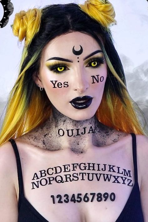 Tattoos Woman, Costumes 2023, Makeup Zombie, Halloween Makeup Clown, Warm Halloween, Halloween Fits, Halloween Make-up Looks, Halloweenský Makeup, Halloween Videos