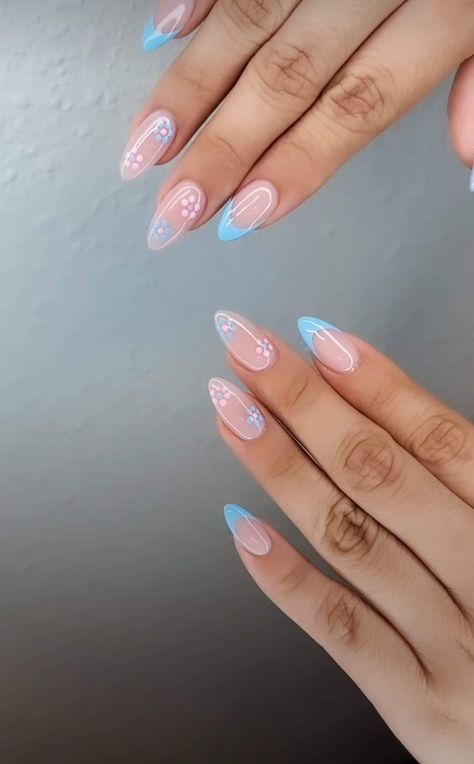 Gender Reveal Nail Ideas Acrylic, Gender Reveal Gel Nails, Pink Gender Reveal Nails, Simple Gender Reveal Nails, Nails For Gender Reveal, Gender Reveal Nails Ideas Simple, Pink And Blue Nails Gender Reveal, Baby Gender Reveal Nails, Baby Shower Nail Art