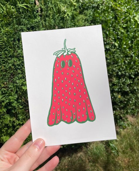 This is a 5x7 two-color linocut print of a little strawberry ghost! Strawberry Ghost Drawing, Canvas Simple Art, Strawberry Ghost, Cute Ghost Design, Strawberry Painting Ideas, Strawberry Linocut, Cute Ghost Painting, Strawberry Painting, Cute Spooky Art