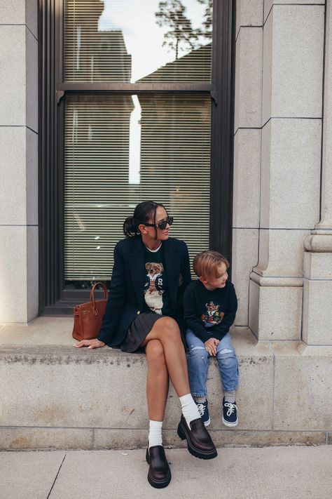 Birkin mom Ralph Lauren Mom Aesthetic, Birkin Mom, Mom Aesthetic, City Mom, Fotos Ideas, Baby Pic, Aesthetic Boys, Polo Bear, Mommy And Me