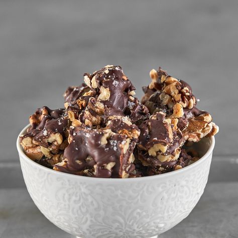 Chocolate Covered Walnuts Clusters, Walnut Clusters Recipe, Chocolate Covered Walnuts Recipes, Walnut Clusters, Chocolate Haystacks, Clusters Recipe, Christmas Candy Easy, Chocolate Clusters, Sugar Free Sweets