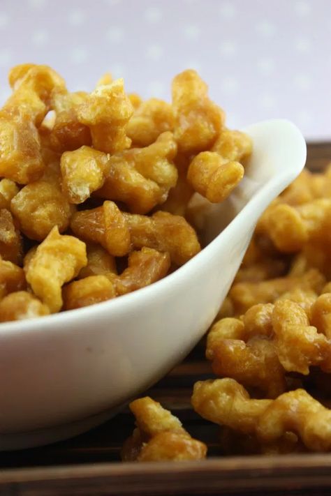 Caramel Popcorn Twists, Buttered Popcorn, Salted Caramel Cheesecake, Vegan Caramel, Twisted Recipes, Caramel Corn, Popcorn Recipes, Caramel Popcorn, Holiday Baking