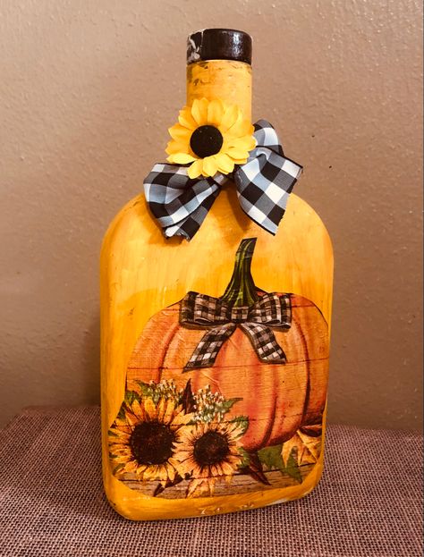 glass-diy-bottle-gold-pumpkin-sunflowers-decor-fall-decoupage-napkin Whiskey Bottle Crafts Diy, Glass Bottle Crafts Ideas, Wine Bottle Crafts Diy, Crown Bottles, Halloween Wine Bottle Decorations, Sunflower Halloween, Bottle Decoupage, Sunflower Stuff, Alcohol Bottle Crafts