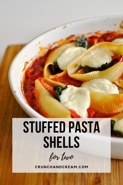 Pasta With Mozzarella Cheese Balls, Pasta With Mozzarella Cheese, Pasta Dinner Recipes Easy, Pasta With Mozzarella, Mozzarella Cheese Balls, Vegetarian Italian Recipes, Easy Pasta Dinner Recipes, Pesto Spinach, Mozzarella Balls