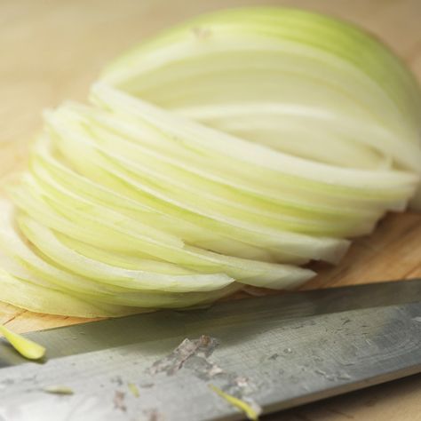 Make Raw Onion More Mellow Less Harsh Raw Onion Recipes, Raw Onion, Onion Recipes, Food Tips, How To Take, Simple Tricks, The Edge, Food Hacks, Easy Recipes