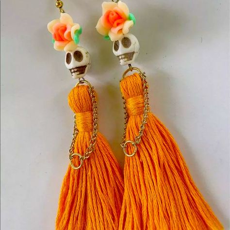 New Orange Skull Dangle Earrings New Red Skull Dangle Earrings Color Orange Beautiful Brand New High Quality Includes 1x Earring’s As Pictured Look For The Other Colors In My Closet. Pumpkin Bead Earrings, Dangle Bead Earrings Diy, Halloween Diy Accessories, Halloween Earring Ideas, Halloween Diy Earrings, Halloween Bead Earrings, Beaded Halloween Jewelry, Beaded Earring Ideas, Halloween Jewelry Diy Ideas