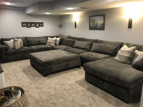 Big U Shaped Couch, 4 Seat Couch, Big Living Room Couch, Large Sectional Couch Living Room, Big Couch Living Room, Large Living Room Couch, Oversized Sectional Sofa Living Rooms, Large Couch Living Room, Living Room Seating Ideas