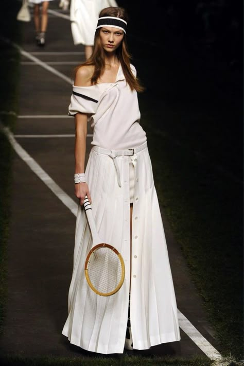 Tennis Fashion Editorial, Tennis Outfit Cute, Celebrity Style Jeans, Model Runway, Fashion Vibes, Swimwear Model, Vintage Tennis, Tennis Club, Tennis Fashion