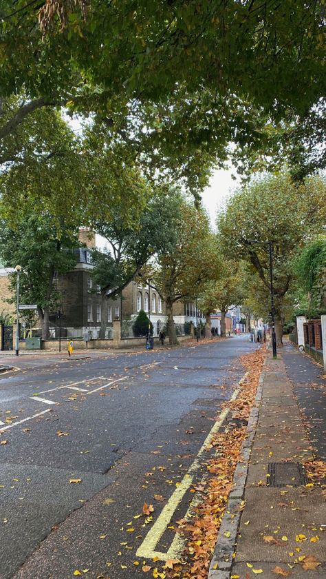 Fall In England Uk, Clientele Aesthetic, Berlin Syndrome, Dream Neighborhood, Preppy House, London Vibes, London Dreams, London Living, London Baby