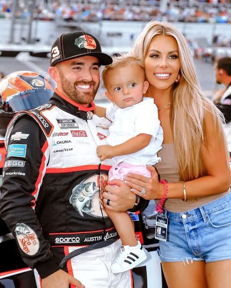 Austin Dillon Wife and Son Nascar Wife, Female Race Car Driver, Austin Dillon, Race Car Driving, Rookie Of The Year, Car Driver, Sport Player, Car Racing, Car And Driver