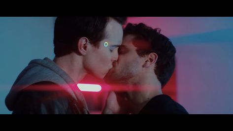 Gavin Reed and RK900 from Detroit: Evolution kissing Detroit Evolution, Detroit Being Human, Human Evolution, I Ship It, Detroit Become Human, Life Is Strange, Cute Love Couple Images, Cute Love Couple, Dear God