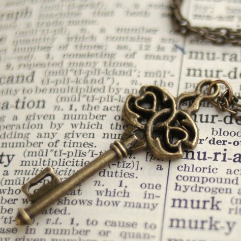 Bronze Key Necklace Nazar Necklace, Key Necklace Vintage, Skeleton Key Necklace, Old Key, Old Keys, Key Pendant Necklace, Kwan Yin, Key Jewelry, Fairy Necklace