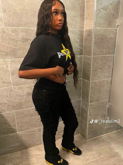 Black Jeans Outfit Black Women, Jordans Yellow, 4s Outfit Women, Jordan 4s Outfit, Yellow Thunder, Thunder Outfit, 4s Outfit, Fly Outfit, Cute Birthday Outfits