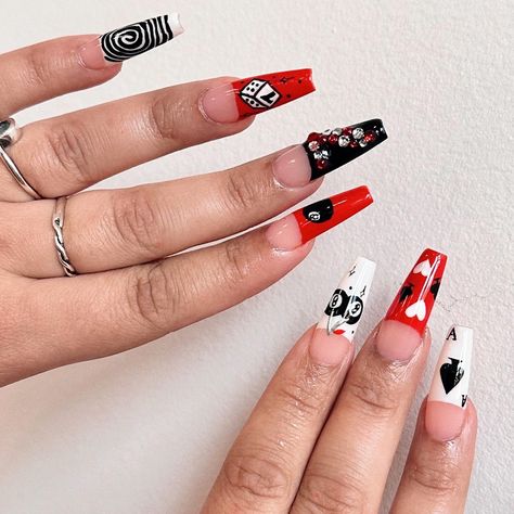 Simple Casino Nails Designs, Las Vegas Acrylic Nails, Vegas Theme Nails Ideas, Vegas Theme Nails, Deck Of Cards Nails, Casino Theme Nails, Casino Nails Designs, Vegas Inspired Nails, Las Vegas Nails Ideas