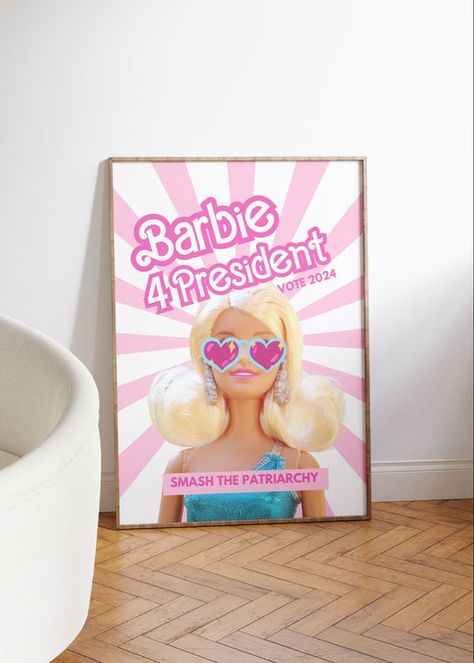 Cuadros de Barbie que tu casa pide a gritos | Es la Moda Barbie Wall Art, Pink Wall Art Prints, Barbie Painting, Feminist Poster, Wall Art Girl, Barbie Room, Dorm Wall Decor, Eclectic Wall Art, The Patriarchy