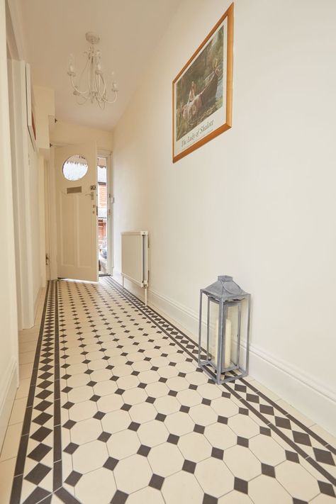 Original Style Victorian Floor Tiles Harrogate Black & White with Kingsley Border in a period property hallway Victorian Hallway Tiles, Hallway Tiles, Hallway Tiles Floor, Hall Tiles, White Baseboards, Tiles Vintage, Victorian House Interiors, Victorian Hallway, Victorian Floor Tiles