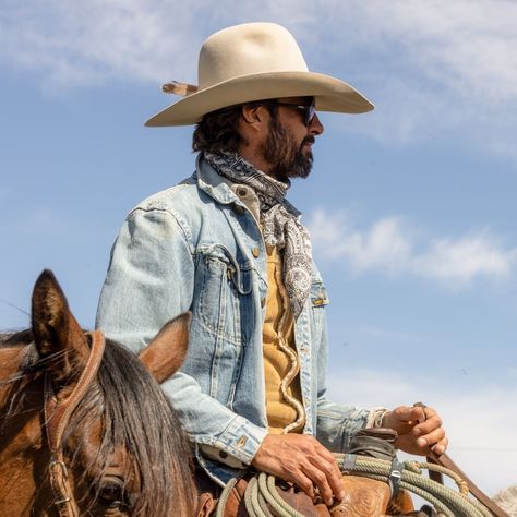 Walker Yellowstone, Kevin Costner Yellowstone, Ryan Bingham, Cowboy Photography, Mens Western Wear, Country Attire, Ranch Wear, Cowboy Up, Cowboy Outfits