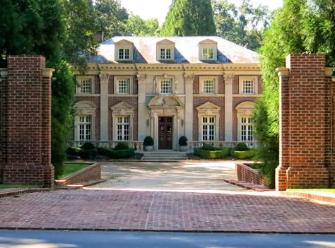 Grand House, Old Mansions, Modern Mansion, Grand Homes, Moving House, Dream House Exterior, Brick House, Pretty House, Classic House