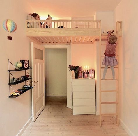 3beds In One Small Room, Tiny Box Room Bedroom Ideas, Kids Loft Bedroom, Teen Loft Bedroom Ideas, Small Children Room Ideas, Small Kids Bedroom Ideas, Bedroom Mezzanine, Box Room Bedroom Ideas, Loft Beds For Small Rooms