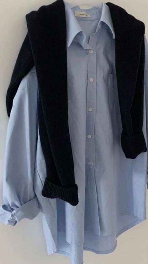 Western Clothes, Hijabi Outfits Casual, Look Vintage, 가을 패션, Looks Style, Casual Style Outfits, Preppy Outfits, Outfits Casuales, Blue Shirt