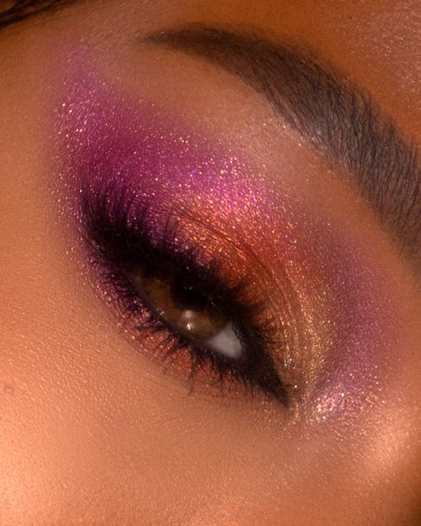 Smokey Eye Makeup Colorful, Colorful Eye Makeup Brown Eyes, 70s Disco Eye Makeup, Bright Inner Corner Makeup, Red And Purple Eyeshadow, Party Eyeshadow Looks, Red And Purple Makeup, Plum Eyeshadow Looks, Colourful Eyeshadow Looks