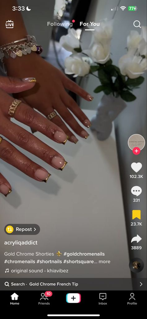 Short Nails With Gold Tips, Short Nails Gold Tips, Metallic Nail Designs French Tips, Short Gold Chrome French Tip Nails, Good Chrome French Tip, Gold Chrome Nails Designs Square, Hold French Tip Nails, Short Gold Chrome Nails, Short Champagne Nails