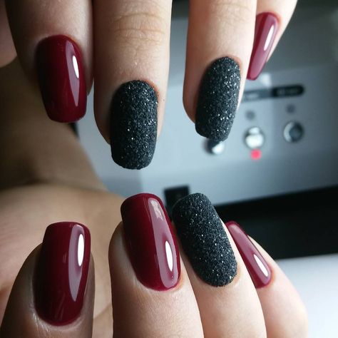 awesome 55 Amazing Designs for Burgundy Nails - Captivating and Trendy Check more at http://newaylook.com/best-designs-for-burgundy-nails/ Nails For Winter 2023, Nail Art Mariage, Nails For Winter, Nails Burgundy, Burgundy Nail Designs, Black Nails With Glitter, Best Nails, Elegant Nail Art, Matte Nail