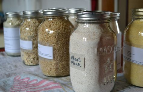 I finally decided to try something that I've been researching for quite a while now. "Oven Canning". It's not really canning, but that what it's been dubbed. Short version: You slowly heat your dry... Dehydrator Snacks, Dry Canning, Canning Granny, Canning 101, Preserving Foods, Home Canning Recipes, Dry Mixes, Canning Vegetables, Canning Food Preservation