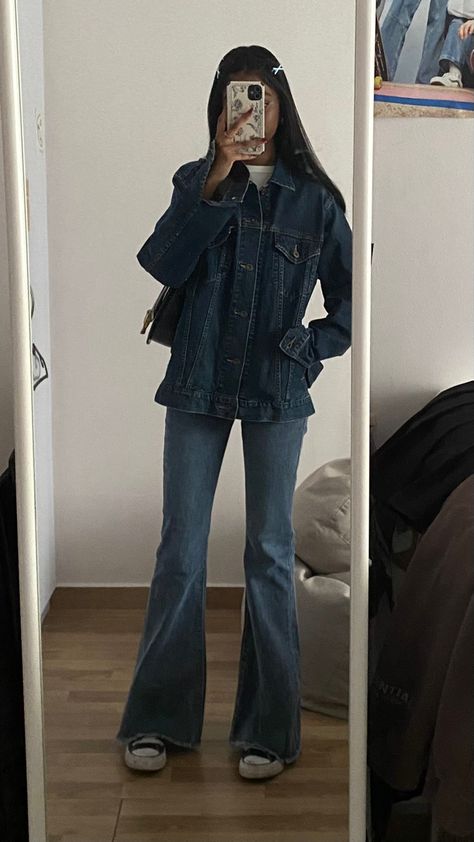 Bell Bottoms Winter Outfit, Bell Bottoms Outfit, Outfit Korean Style, Outfit Korean, Denim On Denim, Winter Fits, Swaggy Outfits, Fashion Board, Flared Pants