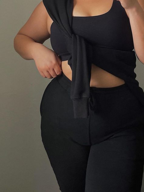 Faceless Girl Aesthetic Black, Plus Size Fitness Aesthetic, Plus Size Girlfriend, Dark Olympus, Body Positive Photography, Aesthetic Health, Midsize Outfits, Artsy Style, Body Outfit