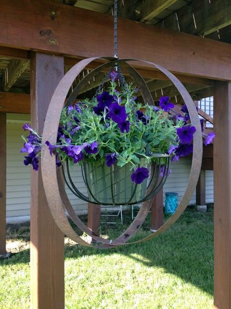 Wine Barrel Crafts, Wine Barrel Rings, Barrel Decor, Barrel Rings, Garden Junk, Metal Yard Art, Rusted Metal, Metal Garden Art, Garden Containers