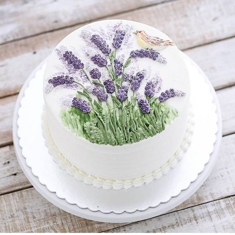 Instagram - Lavender cake Lavender Cake Decoration, Lavender Cake Design, Bd Gifts, Magic Cakes, Tulip Cake, Lavender Theme, Bd Cake, Flower Cake Design, Lavender Cake